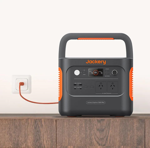 Ensuring a Smooth Laptop Charging Experience with a Solar Power Bank