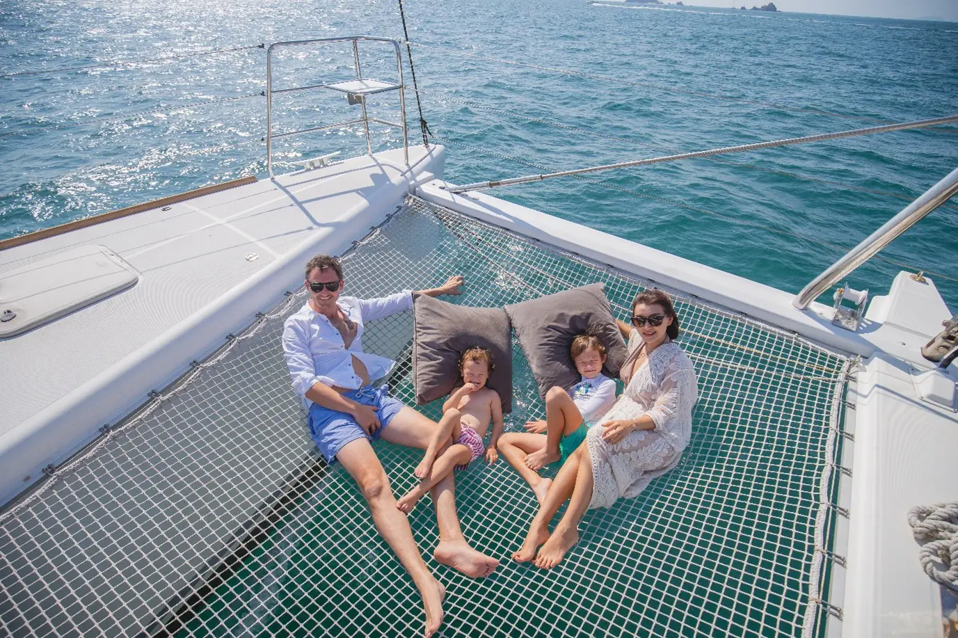 How to plan memorable graduation parties on beautiful luxury yachts?