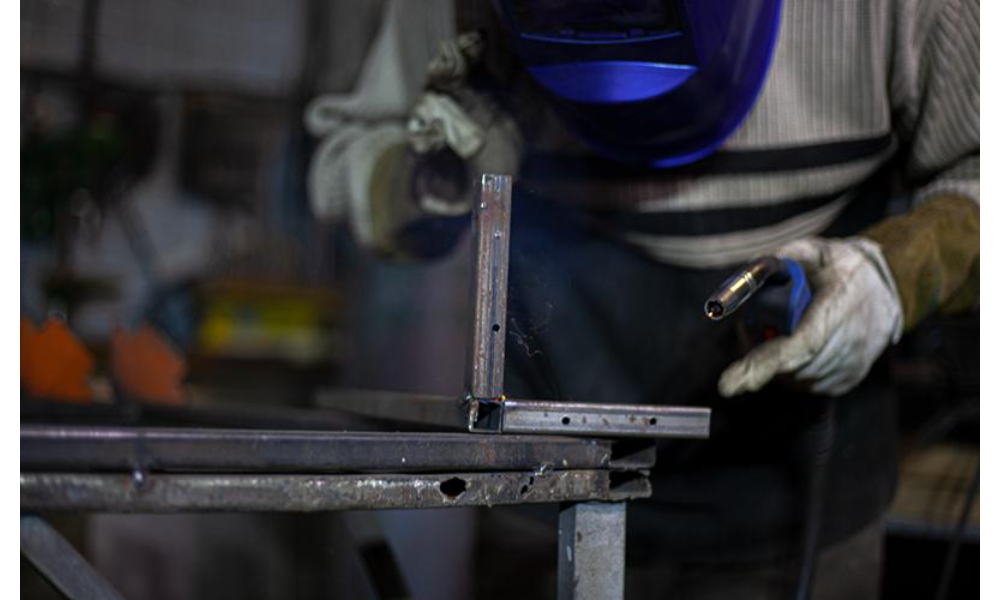 Why a CNC Milling Machine Is Essential for Modern Metal Fabrication