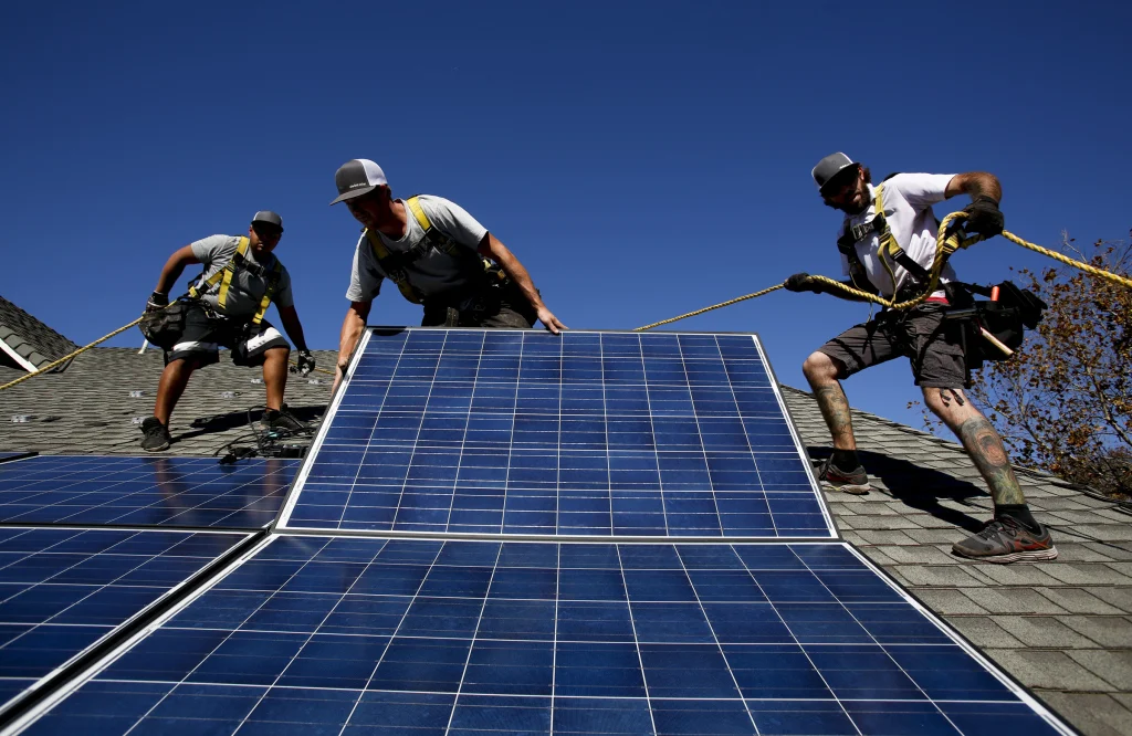 The Bipartisan Momentum Behind Solar Energy with Freedom Forever Solar